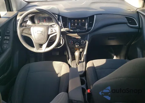 2018 Chevrolet Trax Ls z USA, uszkodzony, nr VIN KL7CJKSB3JB645832